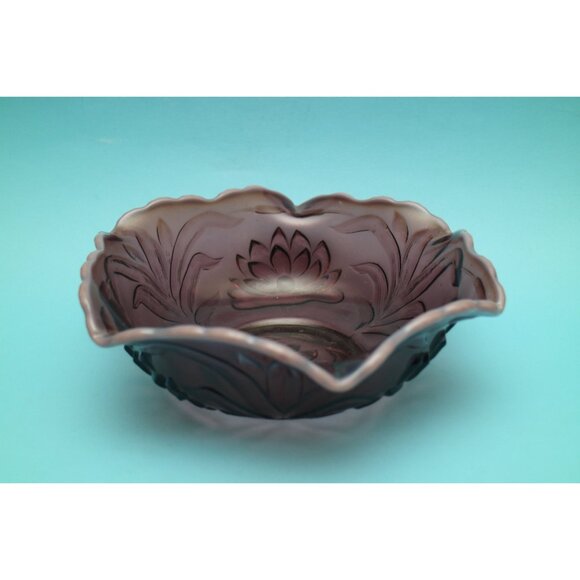 Antique Fenton Waterlily Amethyst Opalescent Scalloped Bowl (1906-1912) - Picture 3 of 6